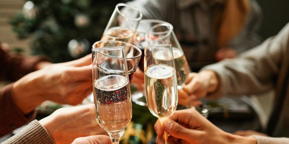 Sosedje Pod Najstarejšo Trto Sosedje Pod Najstarejšo Trto